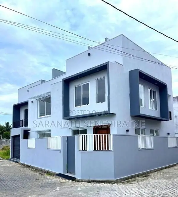 Super Luxury House From Mount Lavinia