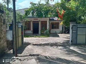 Beautiful Single Storey Family Home on Thalatuoya Road, Ampitiya Kandy