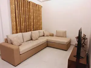 Modern 8-Bed Luxury Building – Thalapathpitiya