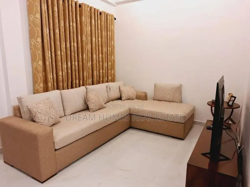 Modern 8-Bed Luxury Building – Thalapathpitiya
