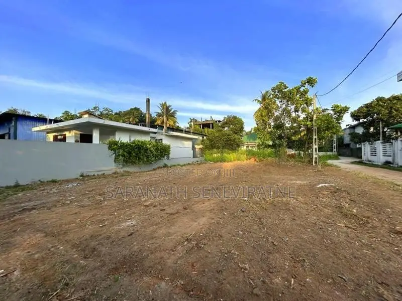 Flat Land From Pamunuwa Devala Rd