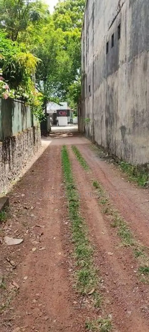 Guest House for sale in Kohuwala