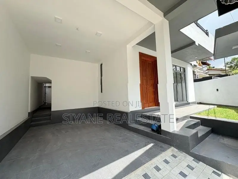 Beautiful Brand New 2 Storey Luxury House for Sale Piliyandala