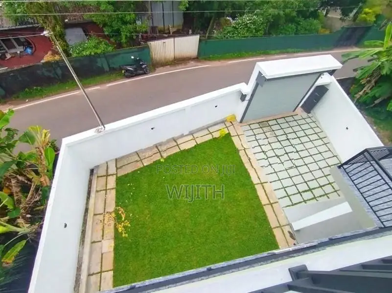 මහරගම නගරයට ආන්නයේ ළස්සන දෙමහල් නිවසක් විකිනිමට