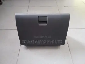 Suzuki Kei Cubbyhole