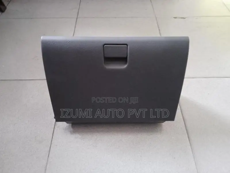 Suzuki Kei Cubbyhole