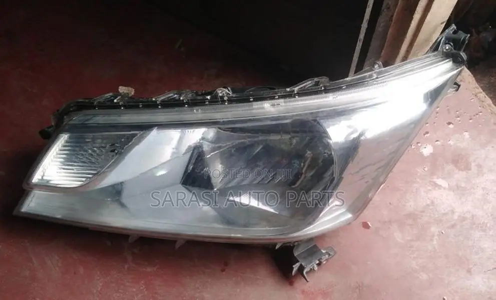Toyota Hiace Head Light