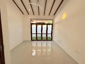 Beautiful Modern Single Storey House for Sale Polgasovita