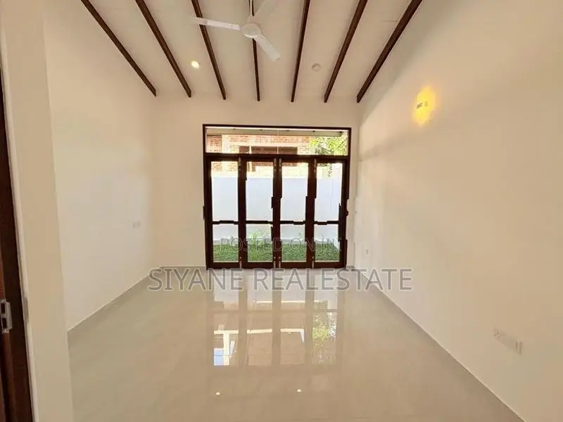 Beautiful Modern Single Storey House for Sale Polgasovita