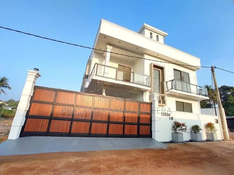Brand New Solid Super Luxury 2 Storey House for Sale - Piliyandala Cit
