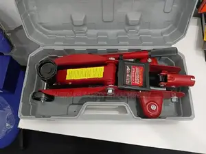 2 Ton Hydraulic Floor Jack Herman HT 0322