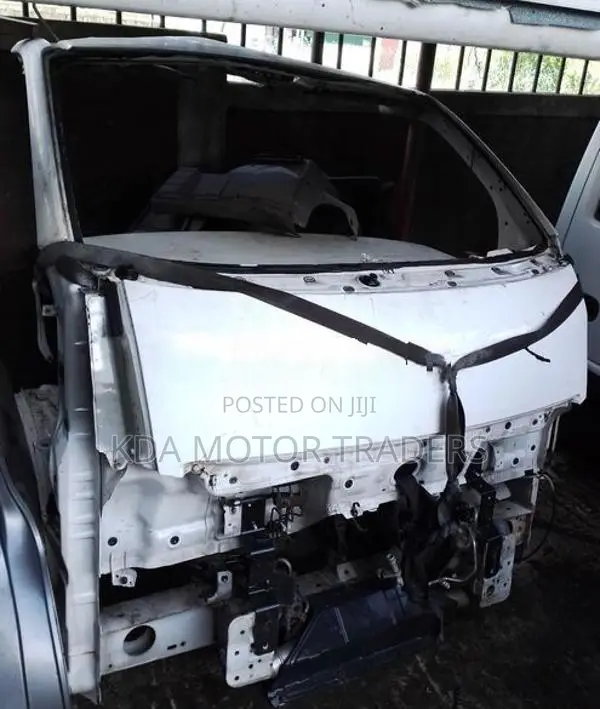 Nissan Caravan E26 Face Cut