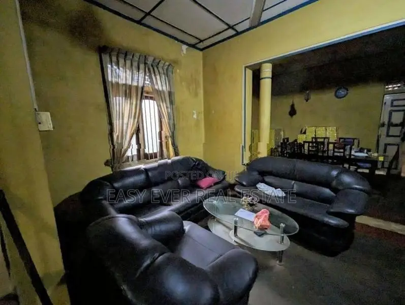 Commercial Property for Sale in Kadawatha