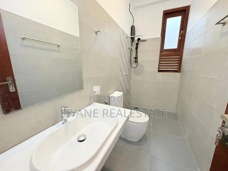 Beautiful Modern Single Storey House for Sale Polgasovita