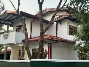 කඩුවෙල, පහළ බෝමිරිය පිහිටි දෙමහල් නිවසක් විකිණීමට ඇත. (ID: KADU008S)