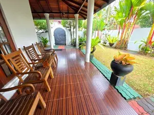 පර්චස් 16.8 ක මනරම් ගෙමිදුලක් සහිත අලංකාර නිවස විකිනීමට - මත්තෙගොඩ