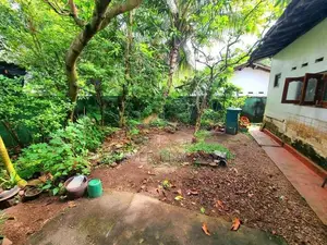 ගම්පහ පල්ලිය පාර පර්චස් 9 ඉඩම විකිණීමට