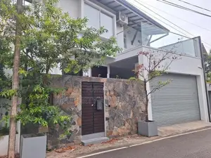 Luxury House for sale in Thalawathugoda