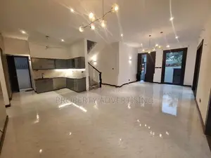 Luxury House for sale in Thalawathugoda