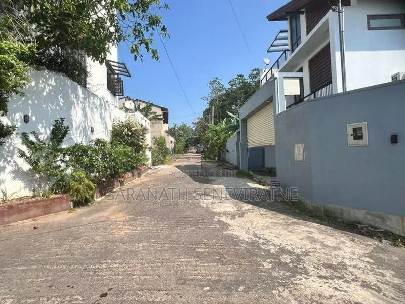 Land With Partially Built House - Sunrose Park Madapatha Piliyandala