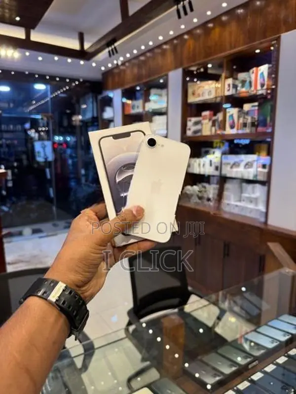Apple iPhone 16e 128GB (Used)
