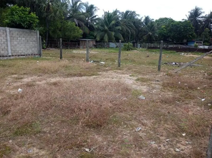 HHL1083 - Land for Sale in Karuvappankerny