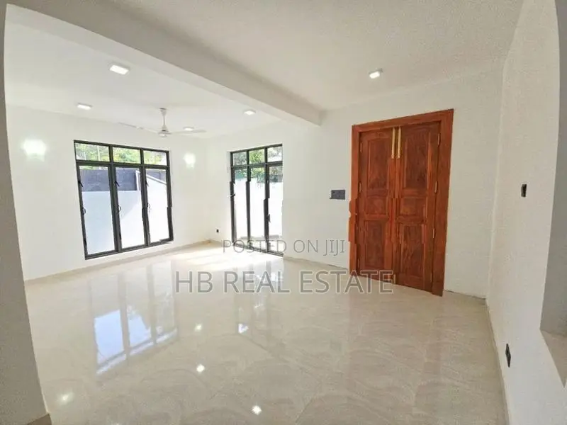 Newly Build Luxury Three Storey House for Sale Honnanthara