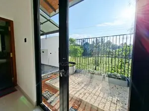 Luxury House facing paddy field, Athurugiriya road. (ID: ATHU035)