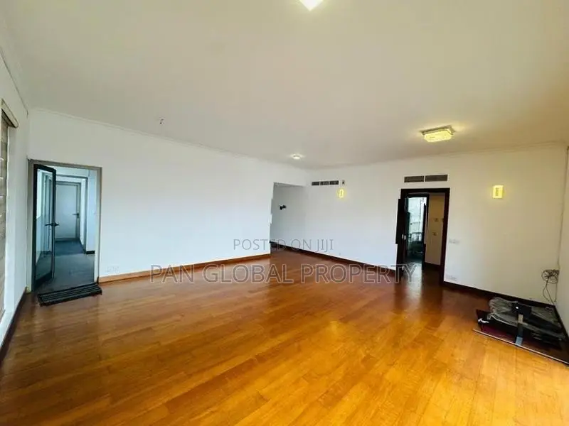 Apartment For Sale in Colombo 02