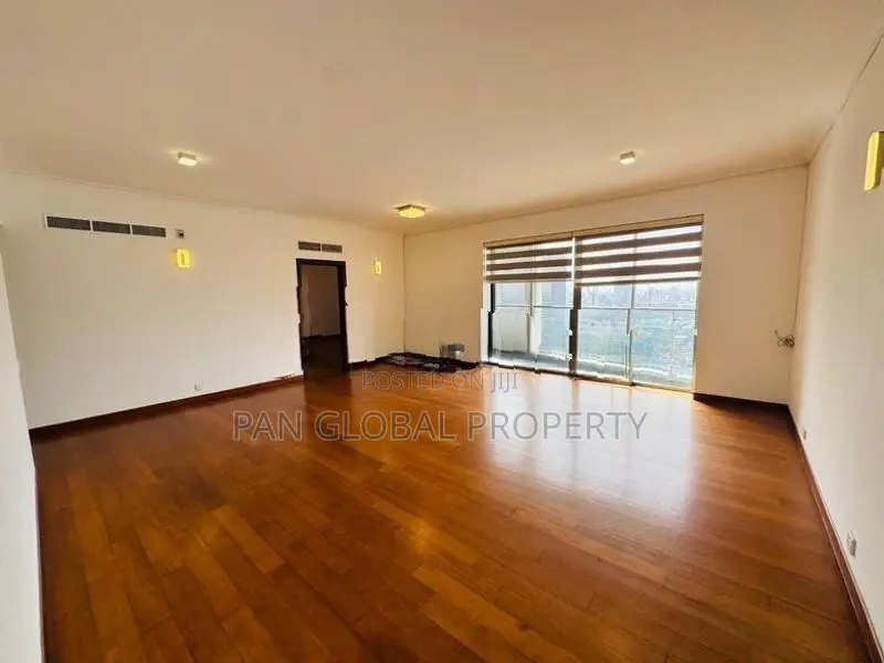 Apartment For Sale in Colombo 02