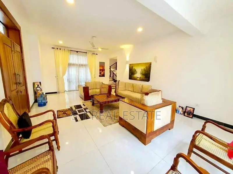 06BR Modern Luxury 3 Storey House for Sale In Pepiliyana