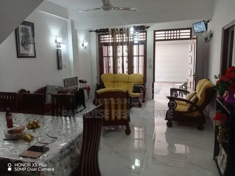 2 Storey House for Sale Mount Lavinia Close to Temples Road