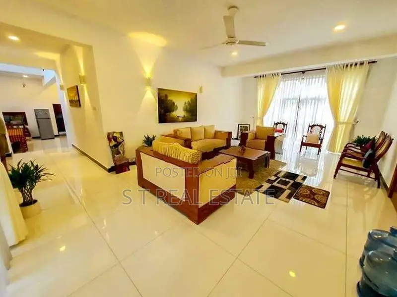 06BR Modern Luxury 3 Storey House for Sale In Pepiliyana