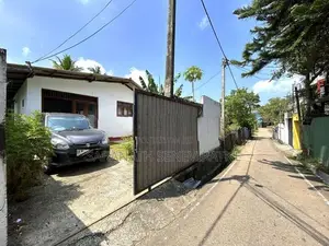 House in Maharagama - 150 meters to High-Level Rd