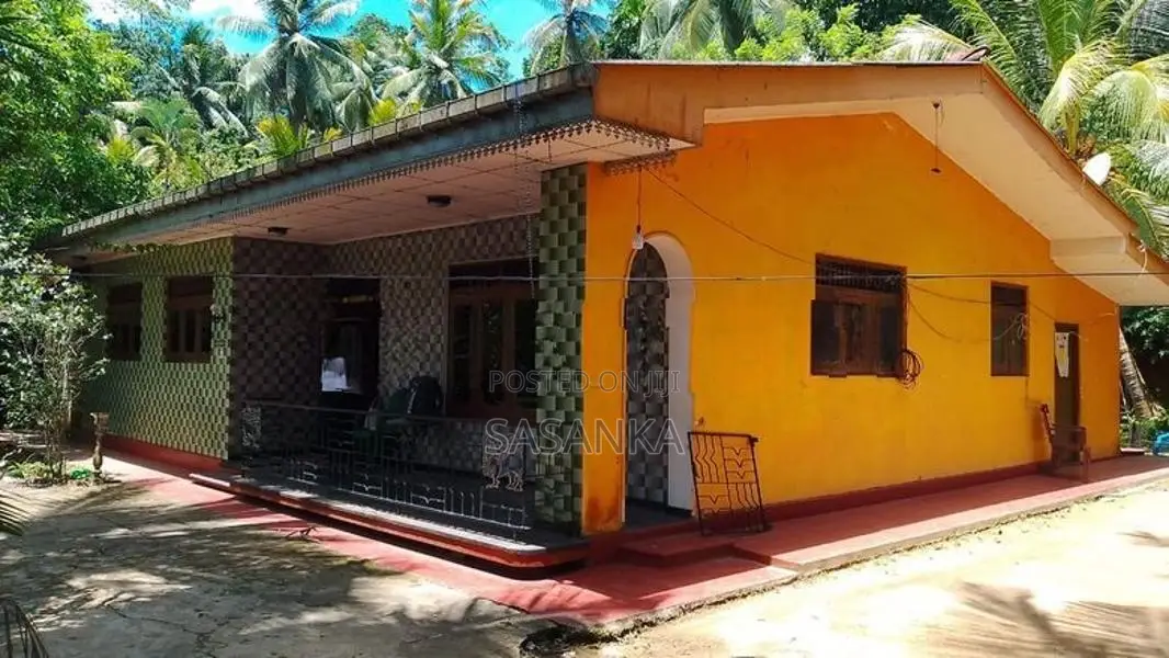 Galle Pinnaduwa Prime Location 40 Perches Land With House For Sale