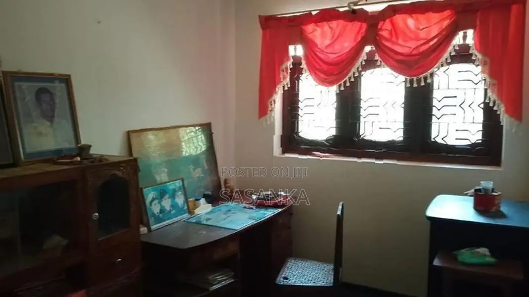 Galle Pinnaduwa Prime Location 40 Perches Land With House For Sale