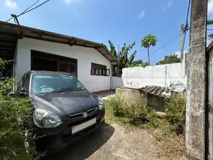 House in Maharagama - 150 meters to High-Level Rd