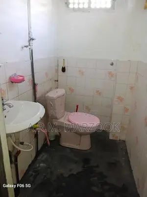 Colombo 10 Maligakanda Rd 8 BR & 6 BATH Old 2 Storied Building For Sal