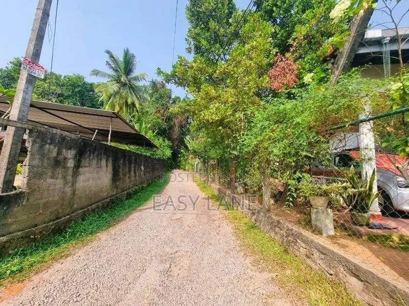වේයන්ගොඩ නගරයට හා දුම්රිය පොලට ළගින් ඉඩමක්