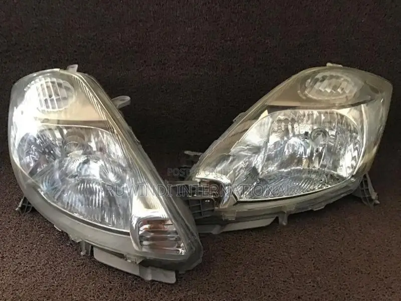 Toyota Passo Kgc10 Head Liight LH/RH