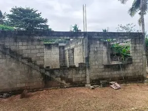 අඩක් නිමකළ නිවසක් විකිණීමට