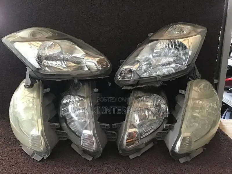 Toyota Passo Kgc10 Head Liight LH/RH