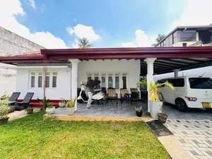 මාලබේට ඇවිද යන දුරින් වටිනා නිවසක්