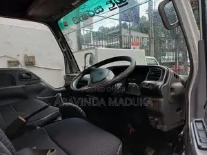 Isuzu Elf 250 14.5ft 2000