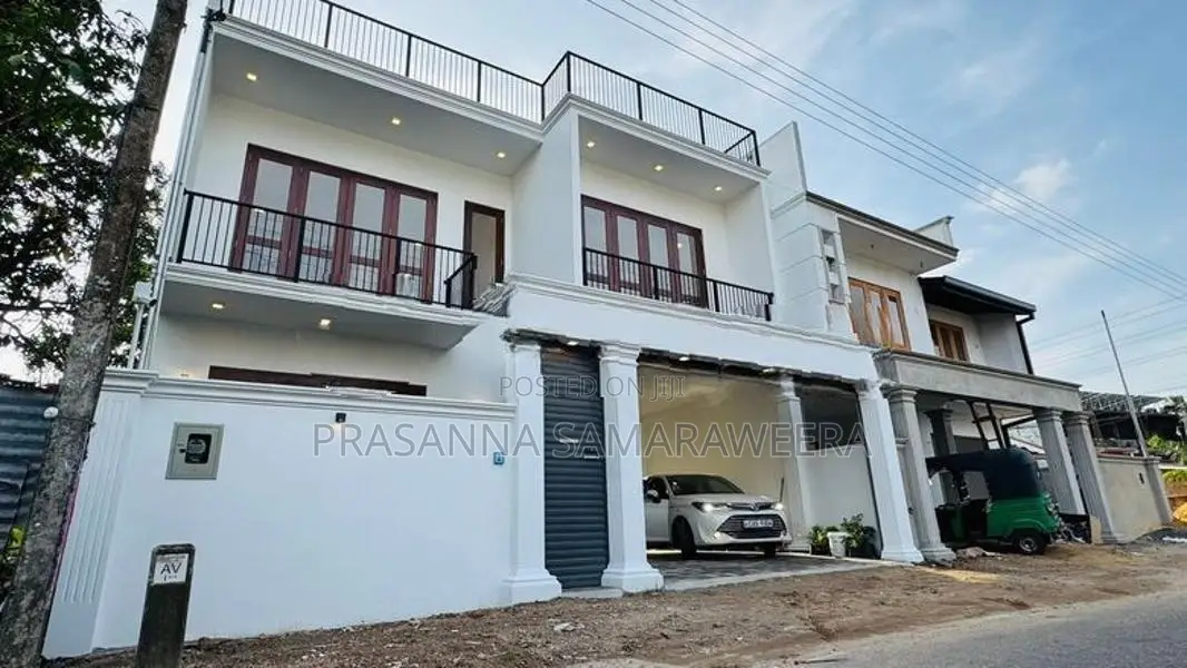 අලංකාර අති සුඛෝපභෝගී නවීනතම නිවස විකිණීමට Piliyandala