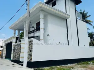 සුඛෝපභෝගී අති නවීනතම සුවිසල් දෙමහල් නිවස විකිණීමට Piliyandala