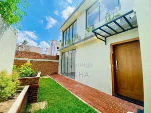 Beautiful New House කටුබැද්ද