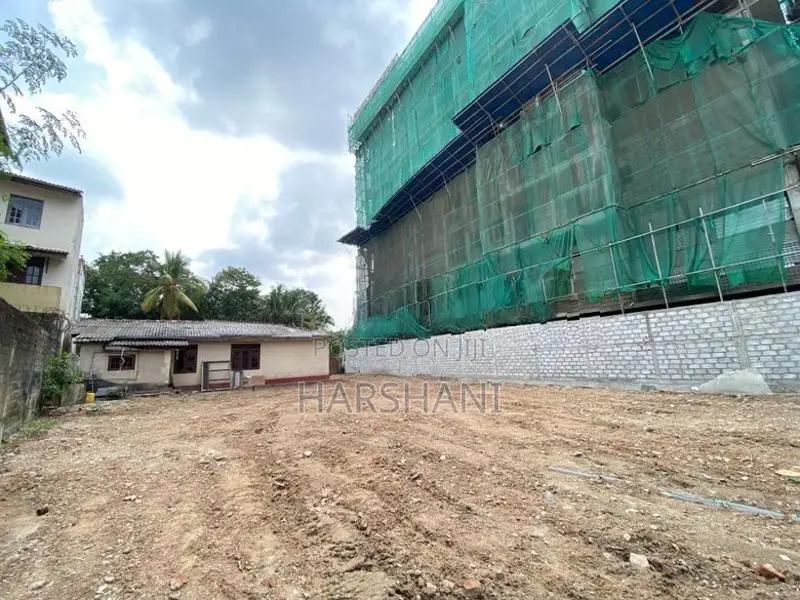 30 Perches Residential Land for Sale Close to Main Road Dehiwala