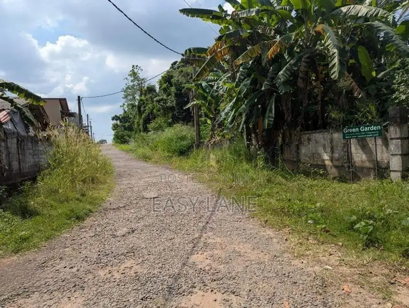 කහතුඩුව Highway පිවිසුමට ළගින් ඉඩමක්