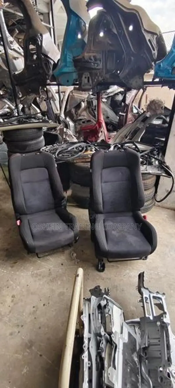 PRIUS GS SEAT FRONT SET